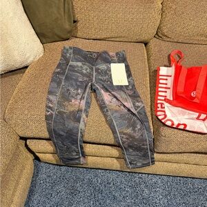 Lululemon cropped leggings